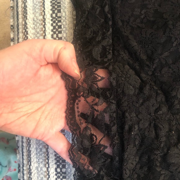 Victoria’s Secret 32D bra in Perfect Shape Design plus an extra bralette - Picture 8 of 11